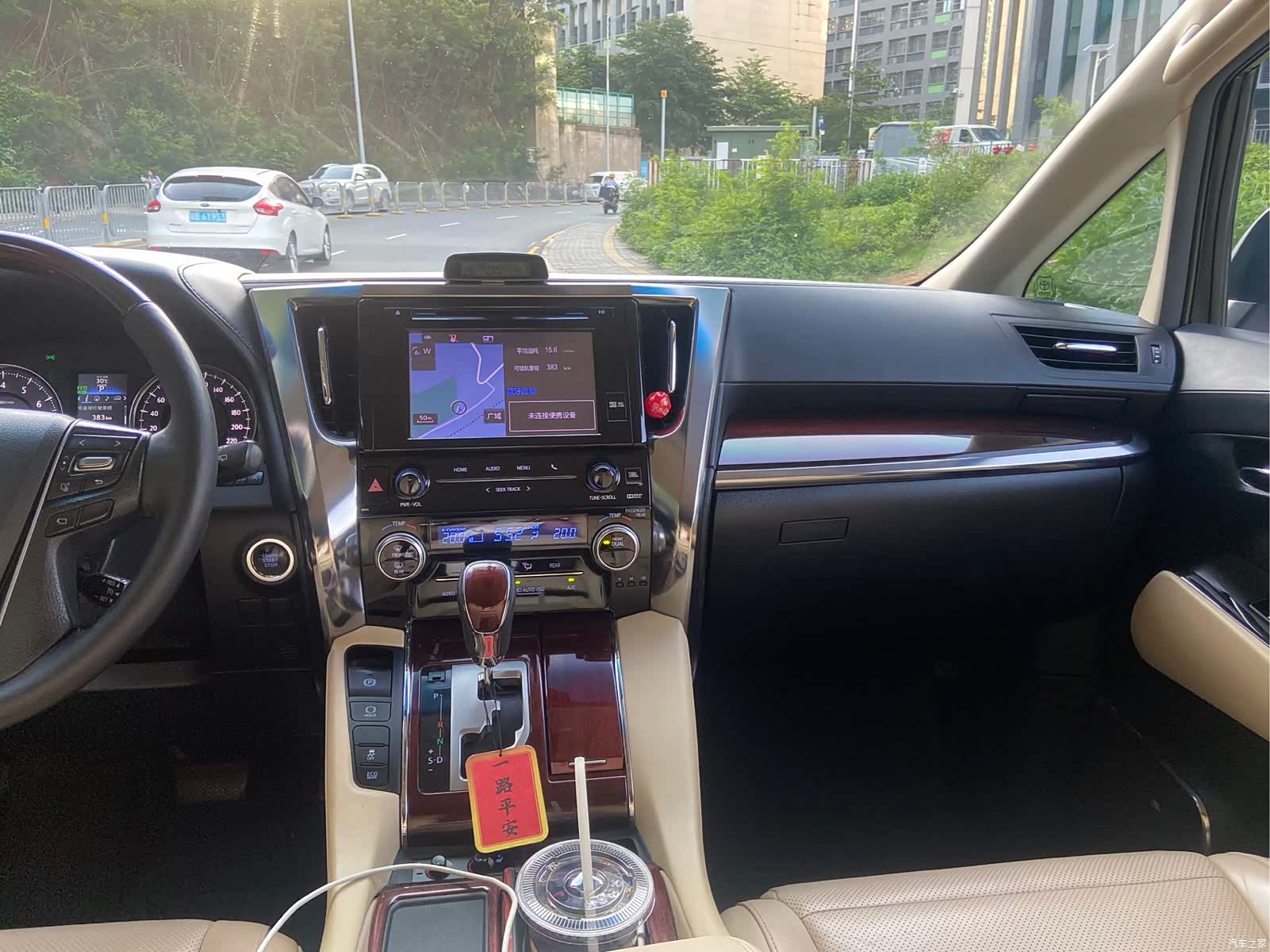 Toyota Alphard, 2016 11