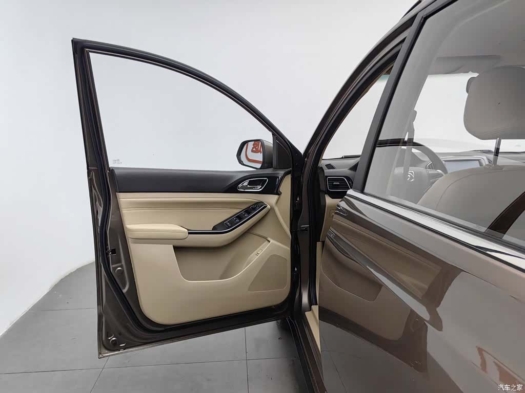 Wuling 730, 2016 8
