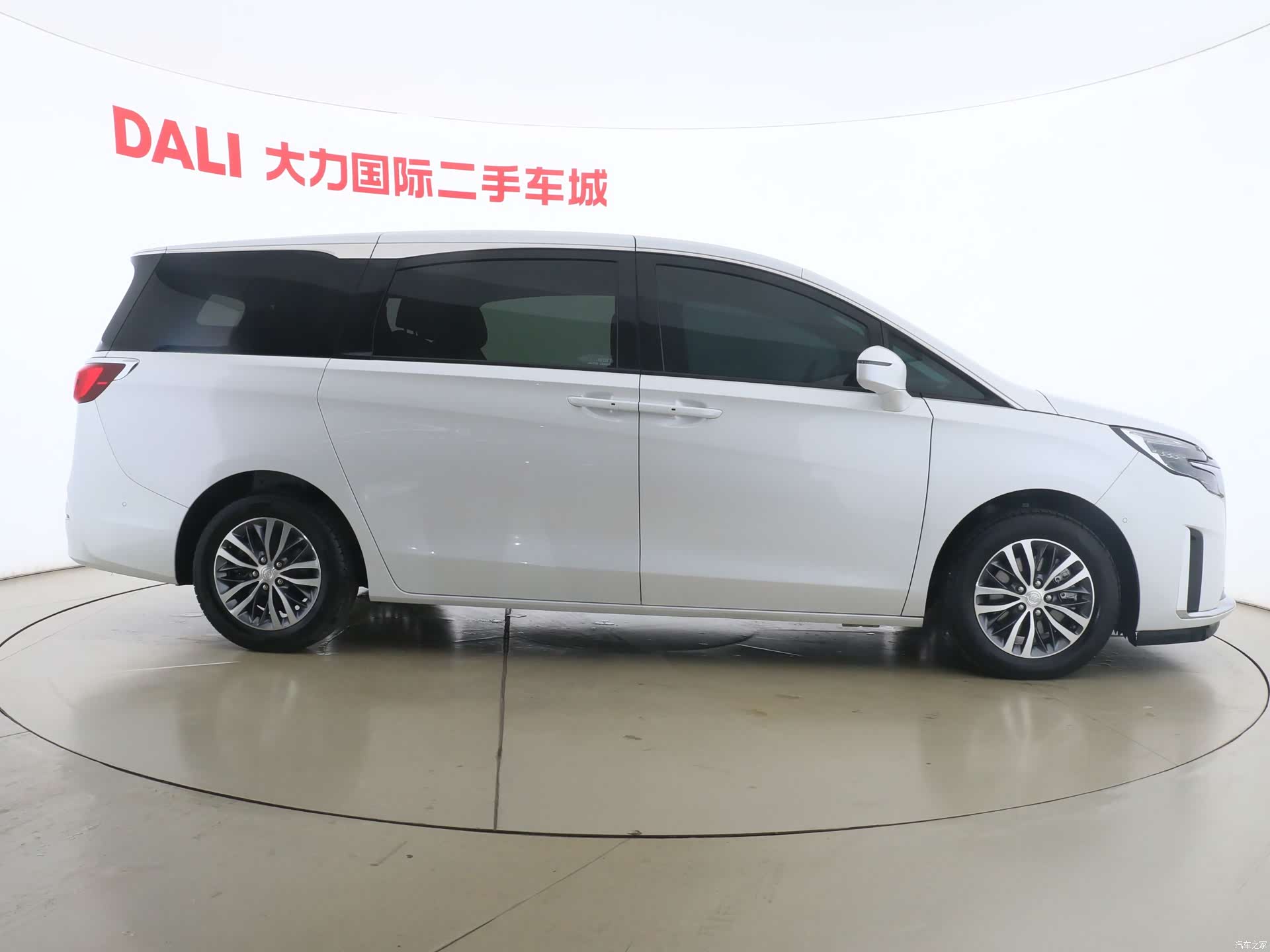 Buick GL8, 2021 все фото
