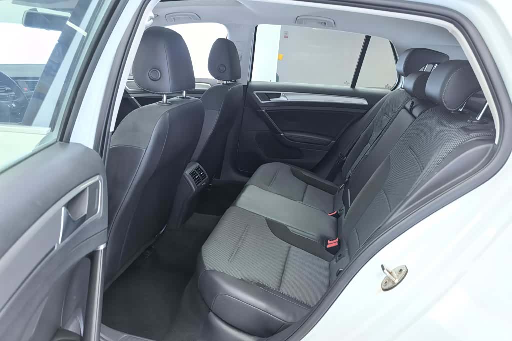Volkswagen Golf, 2018 11