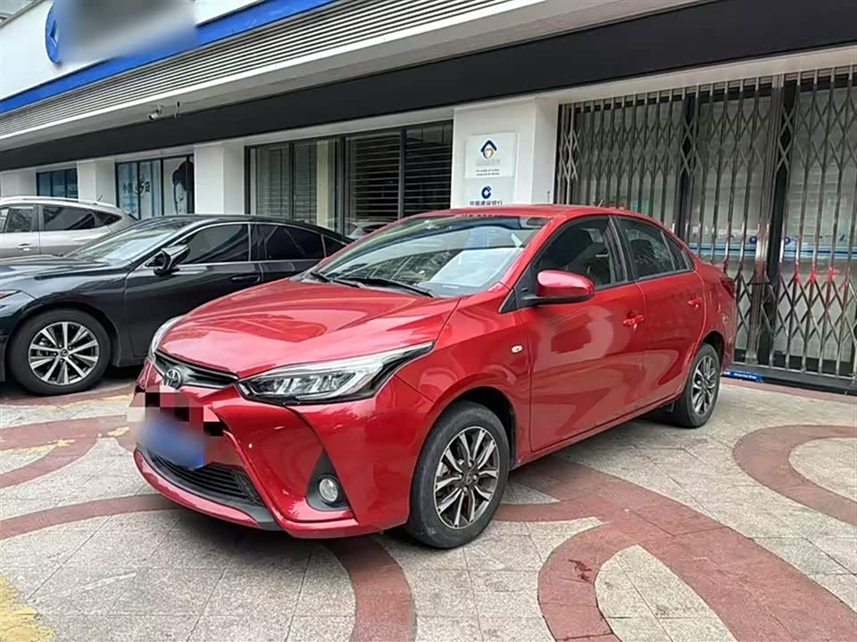 Toyota YARiS L to enjoy