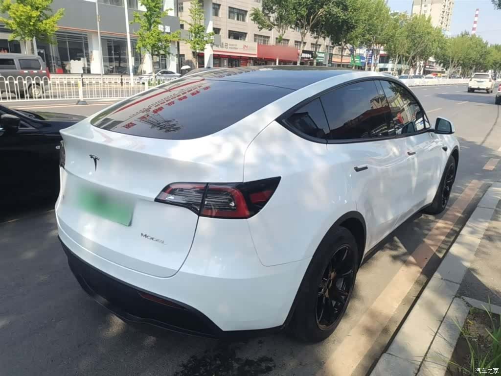 Tesla Model Y, 2023 7