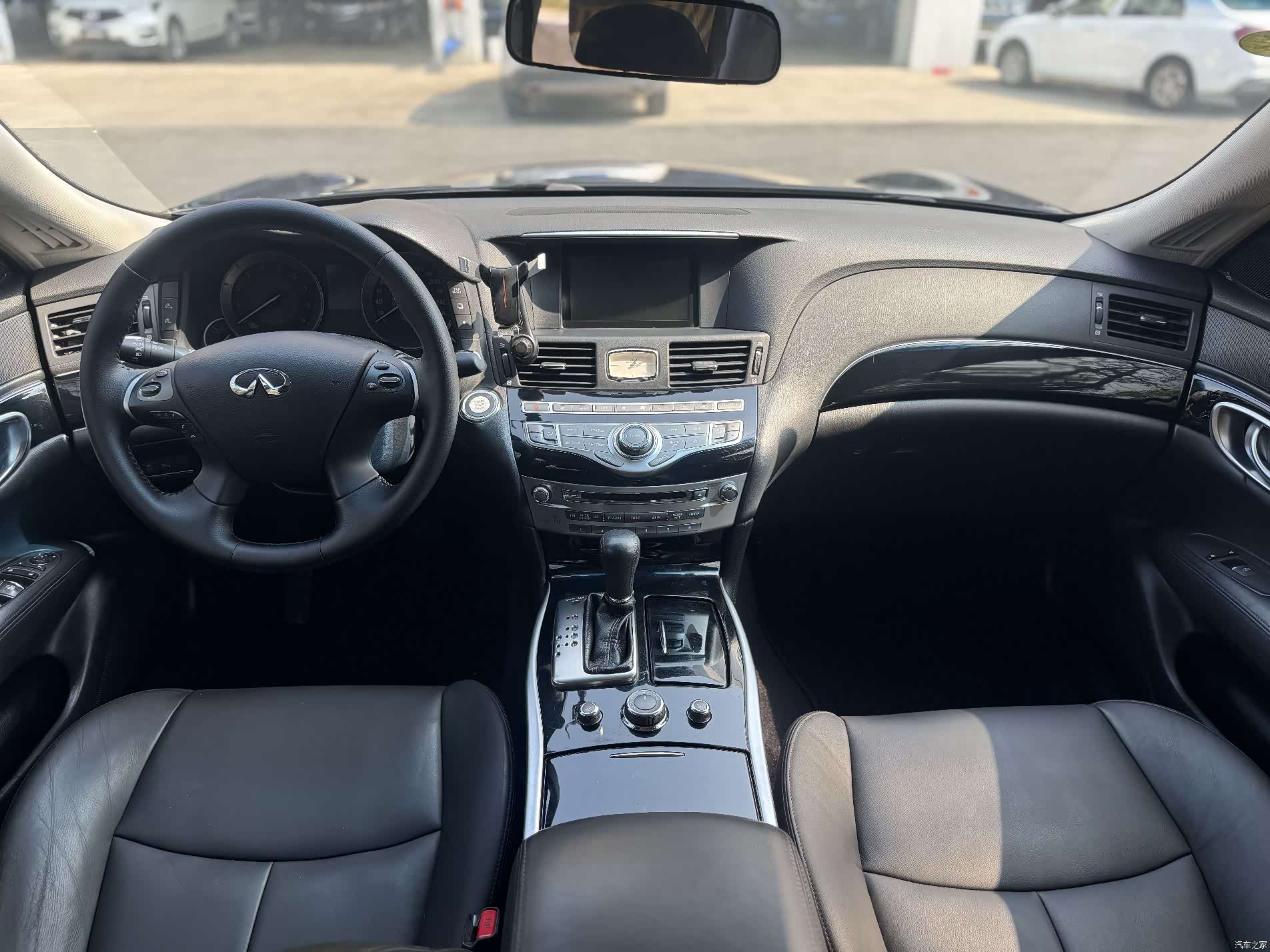 Infiniti Q70, 2018 6