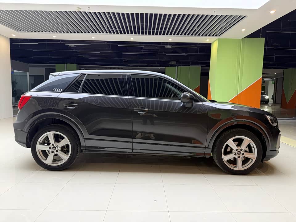 Audi Q2L