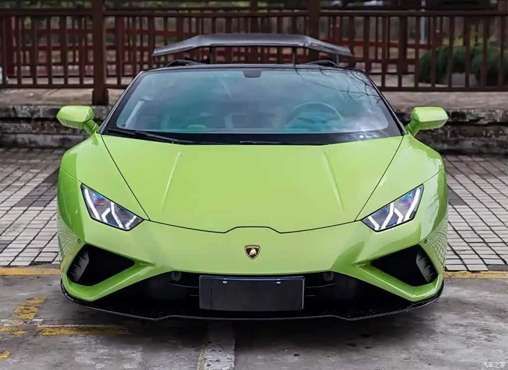 Lamborghini Huracán, 2022 2