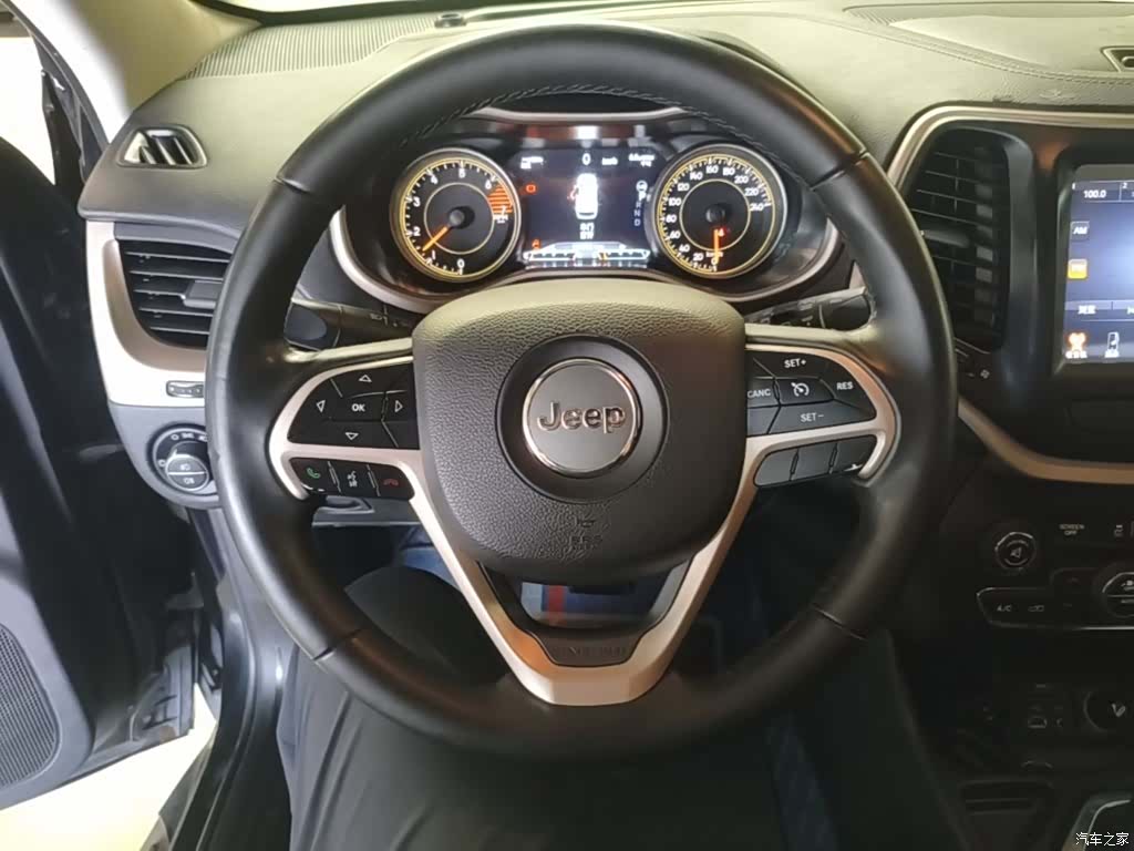 Jeep Cherokee, 2017 11