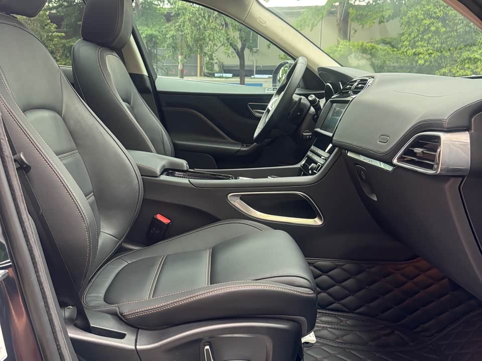 Jaguar F-PACE Jaguar F-PACE