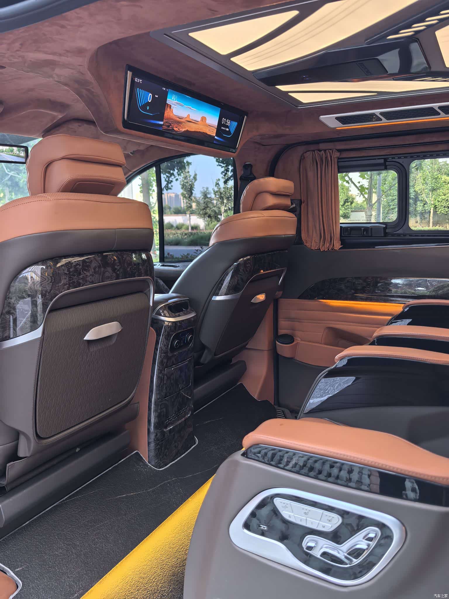 Ford Tourneo, 2023 12