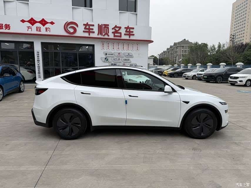 Tesla Model Y, 2026 7