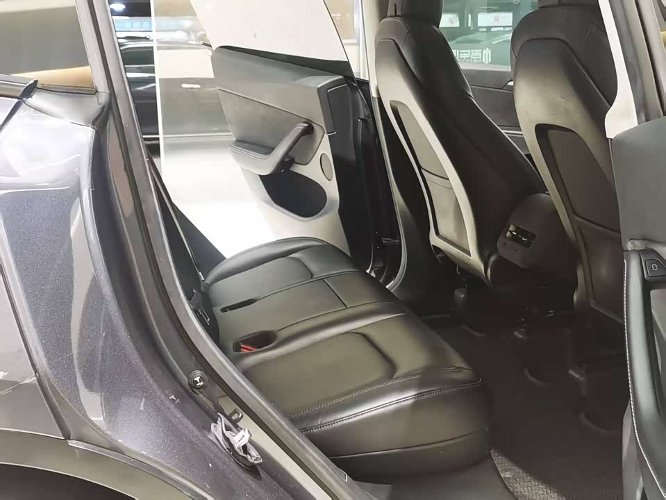 Tesla Model Y Tesla Model Y