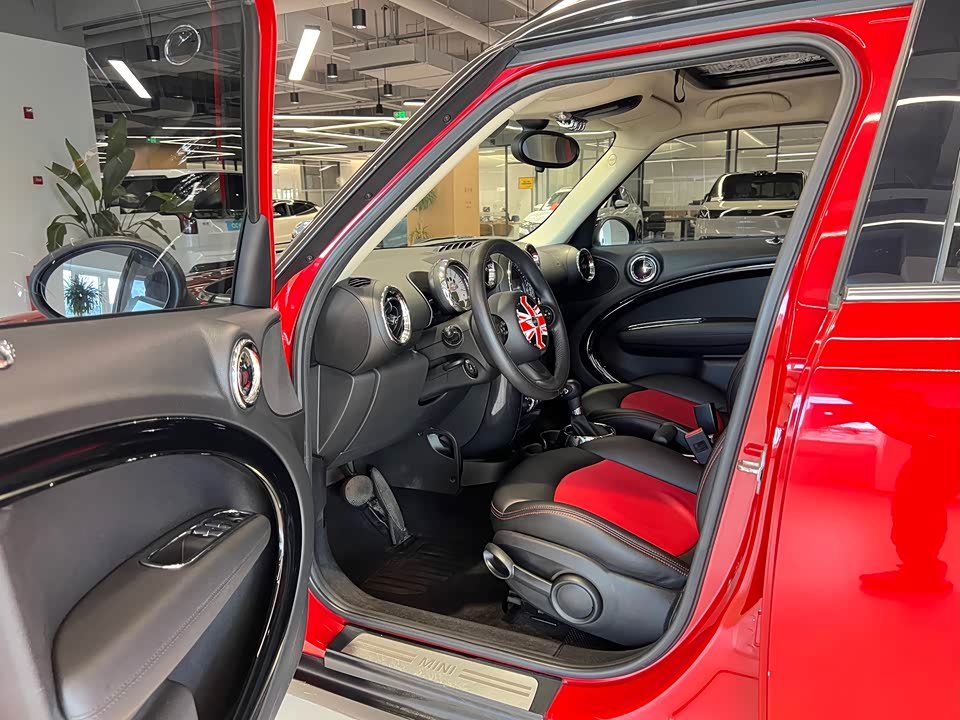 MINI COUNTRYMAN