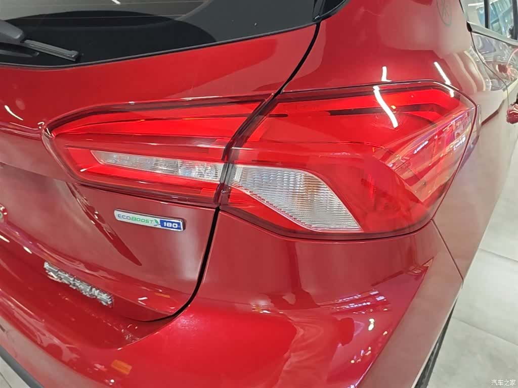 Ford Focus, 2023 8