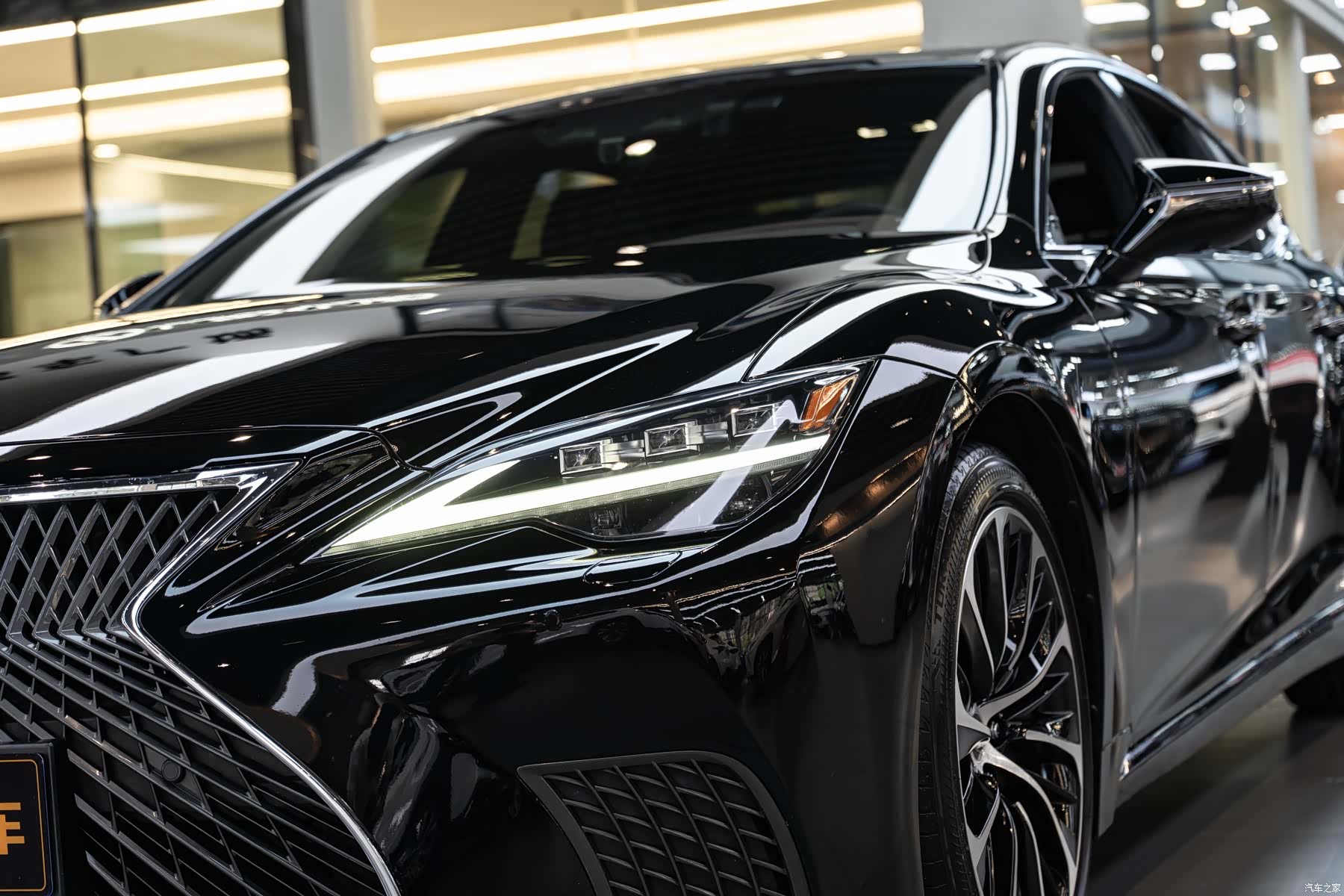 Lexus LS, 2022 6