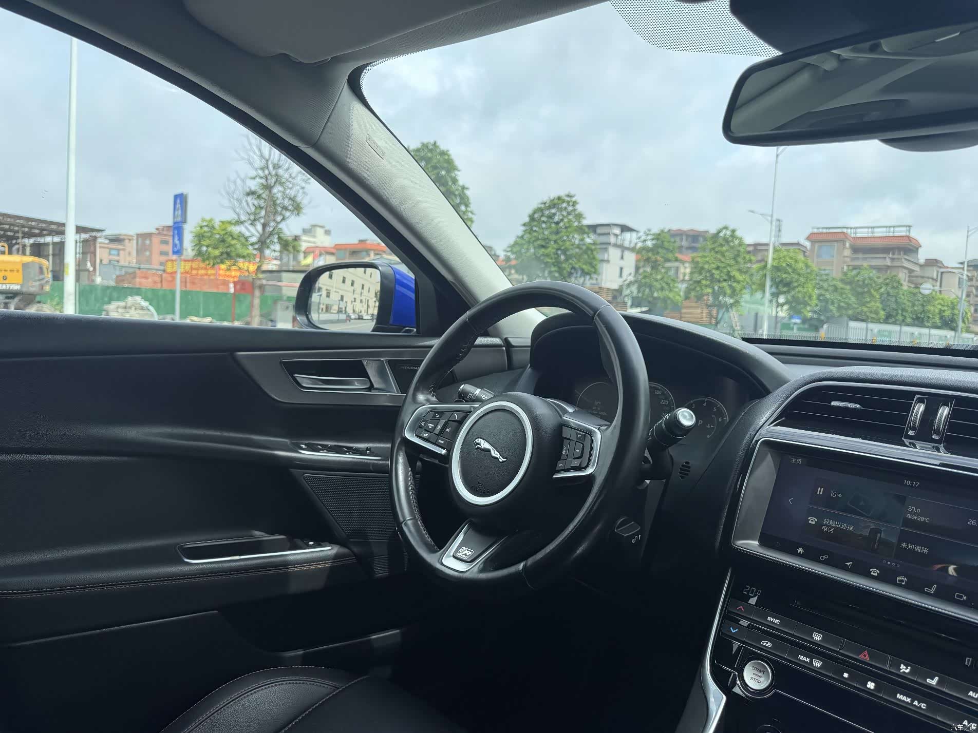 Land Rover XEL, 2018 17