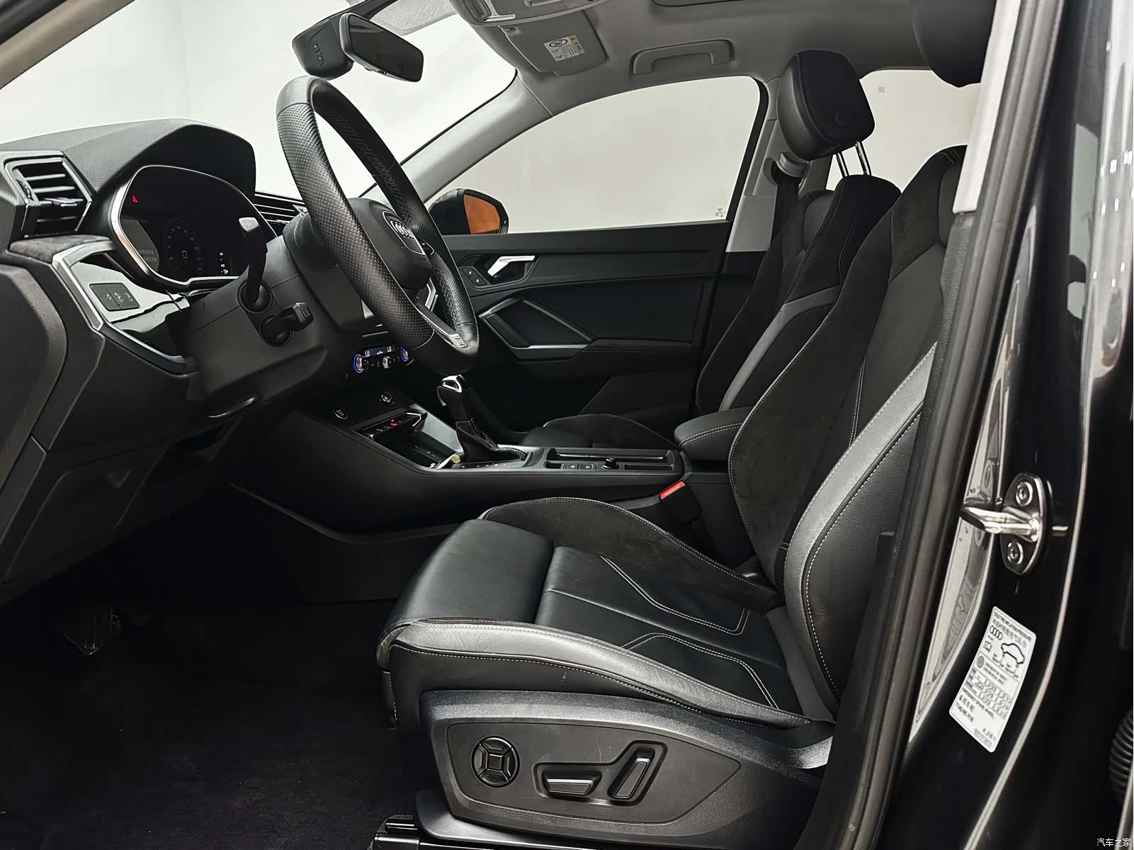 Audi Q3, 2023 12