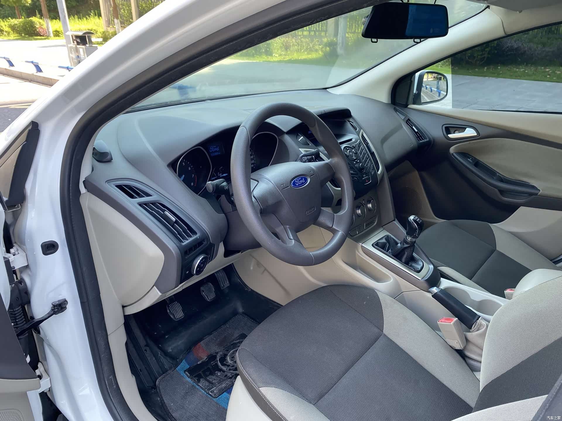 Ford Focus, 2013 9