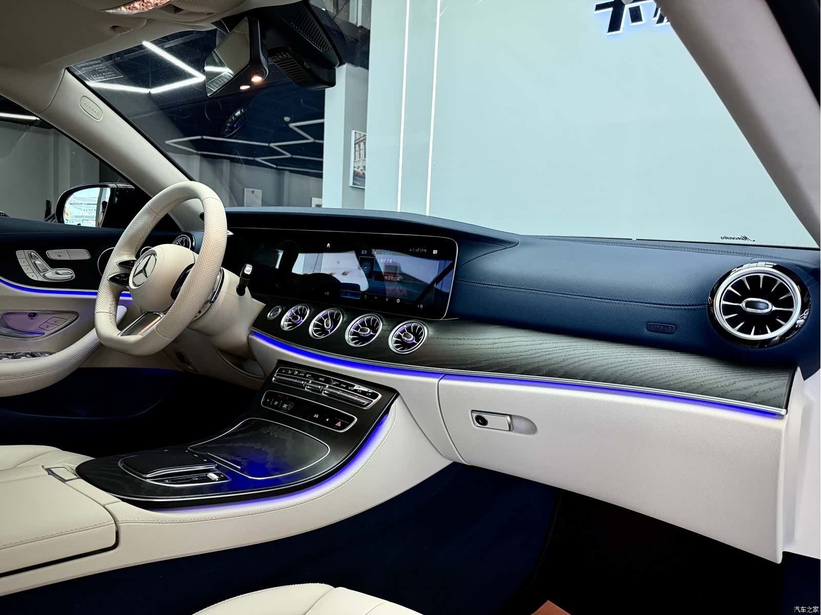 Mercedes-Benz E-Class, 2023 19