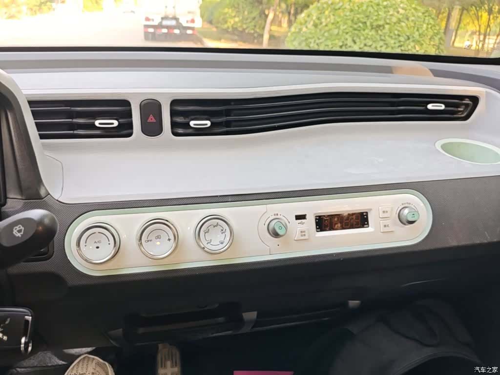 Wuling MINIEV, 2021 13