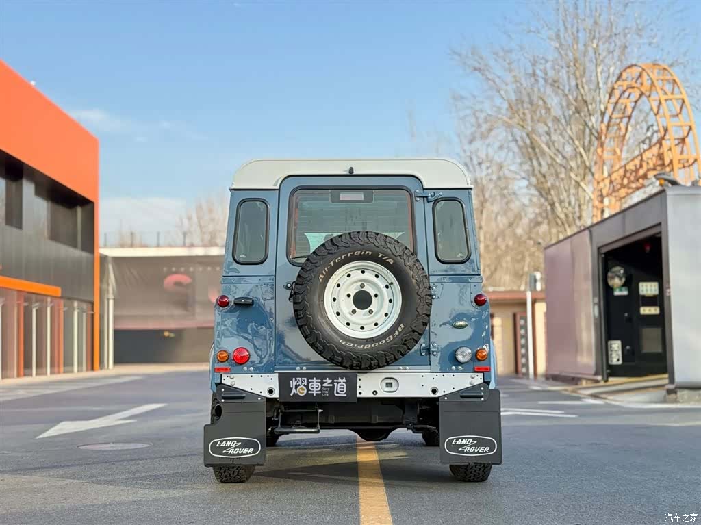 Land Rover Defender, 2011 4