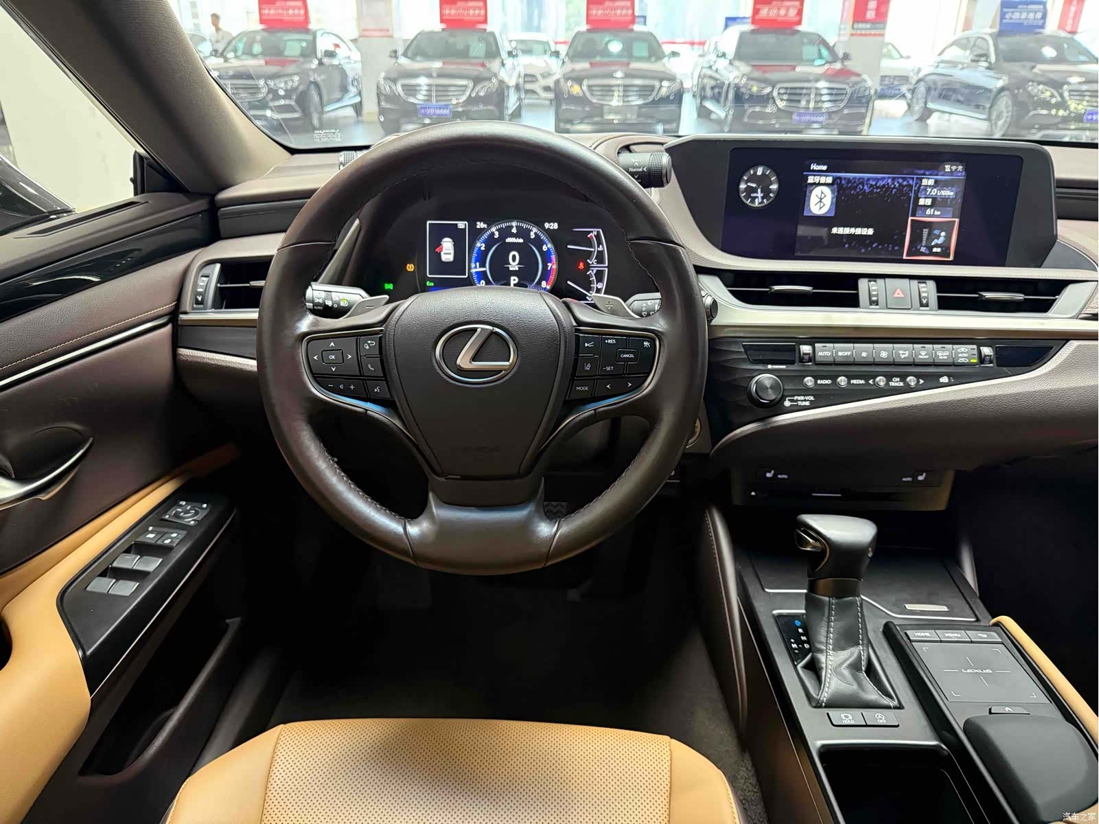 Lexus ES, 2018 9