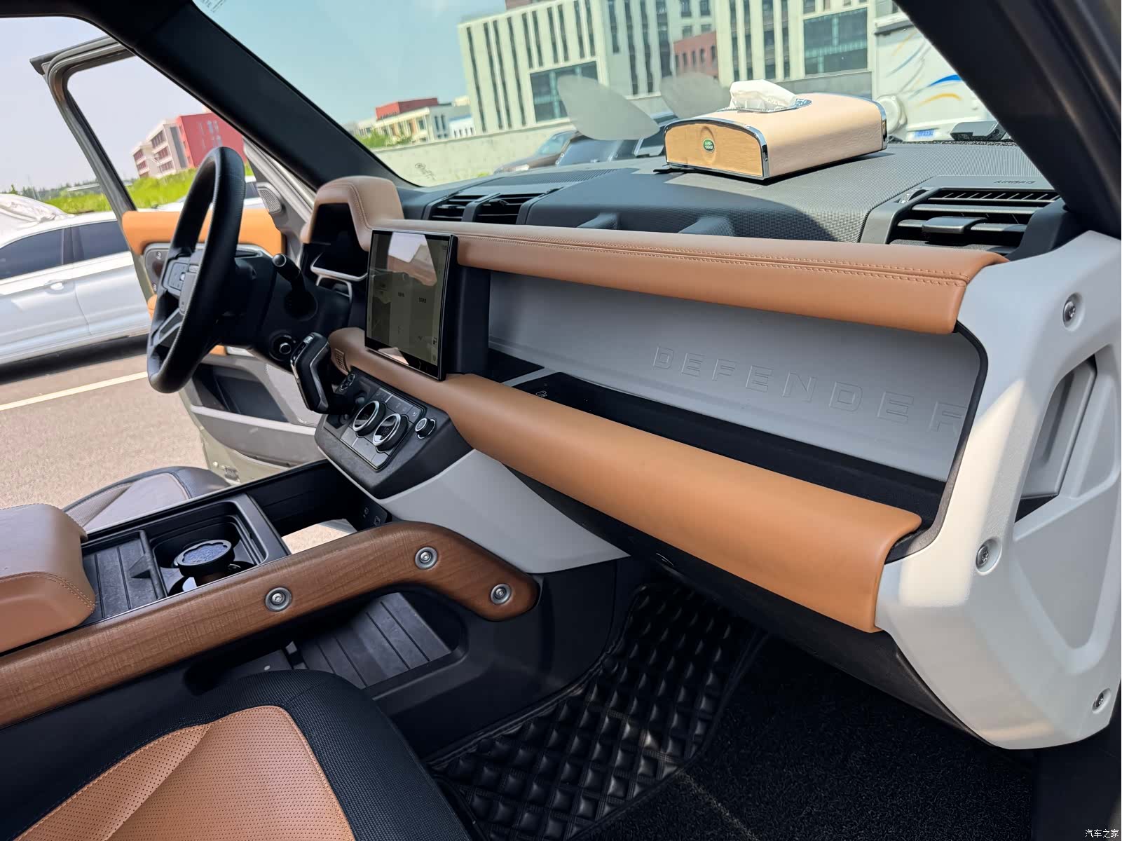 Land Rover Defender, 2023 21