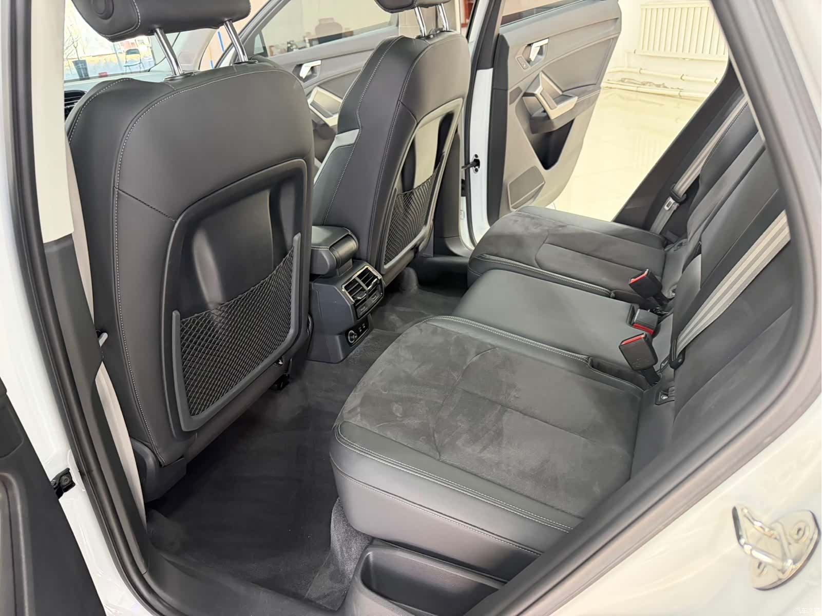Audi Q3, 2023 16