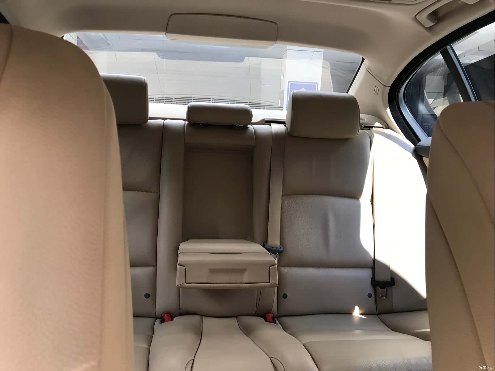BMW 5 Series, 2012 23