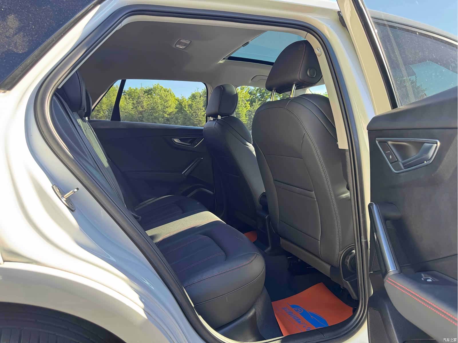 Audi Q2L, 2021 9