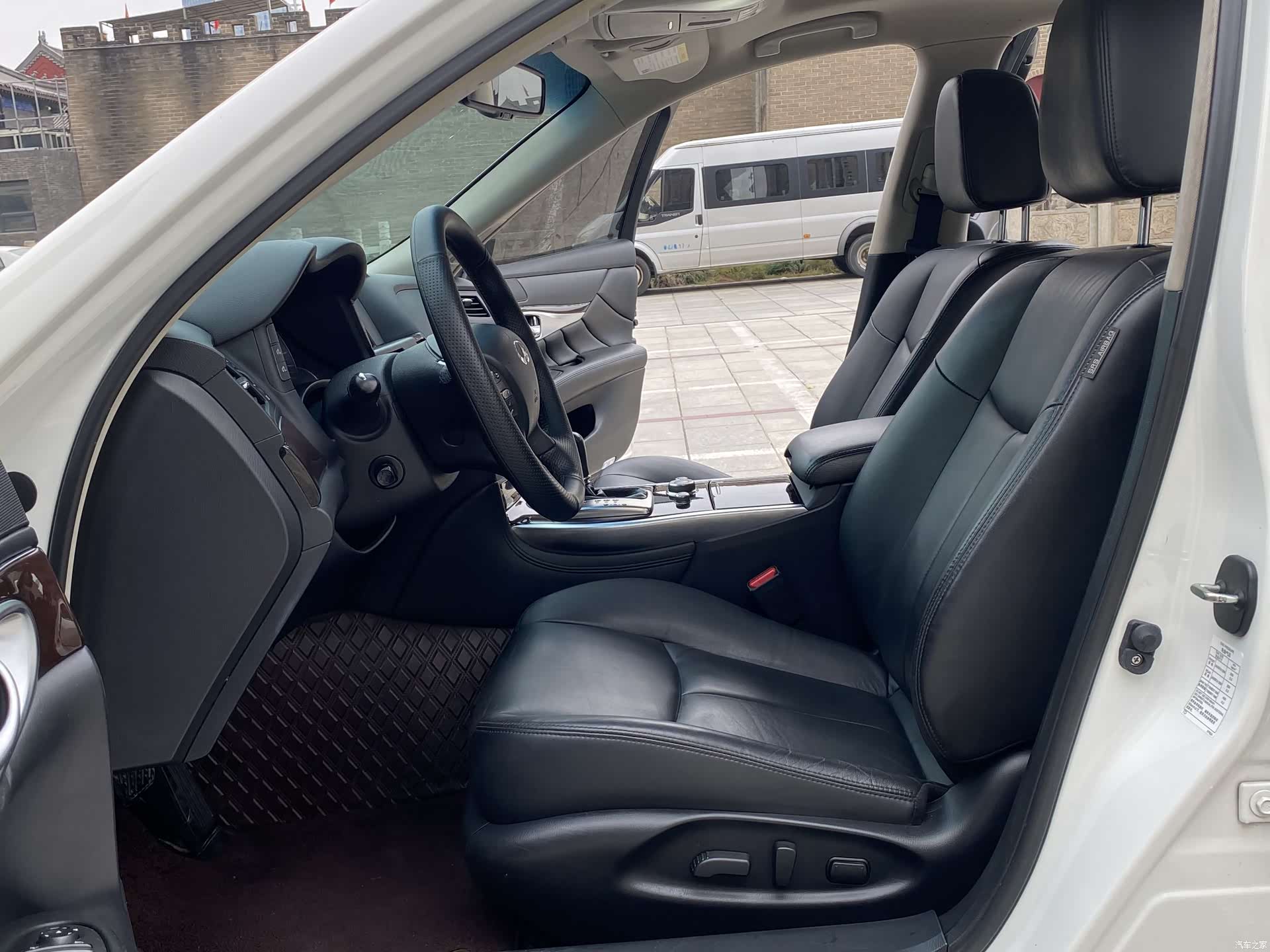 Infiniti Q70, 2017 4