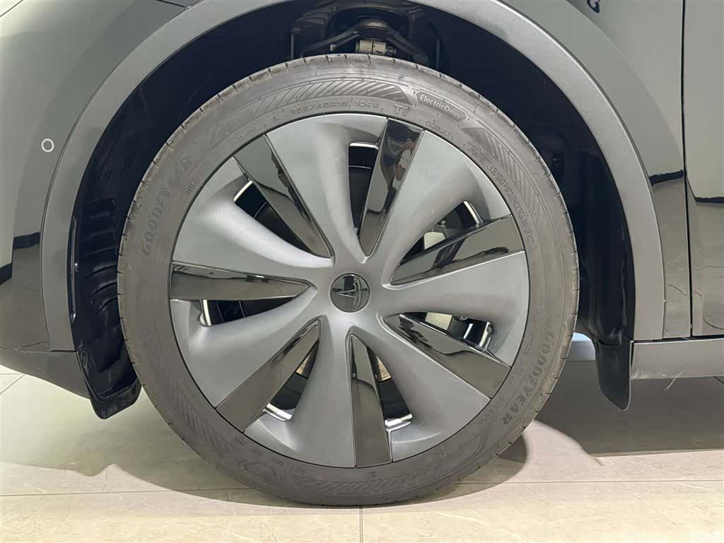 Tesla Model Y, 2023 10