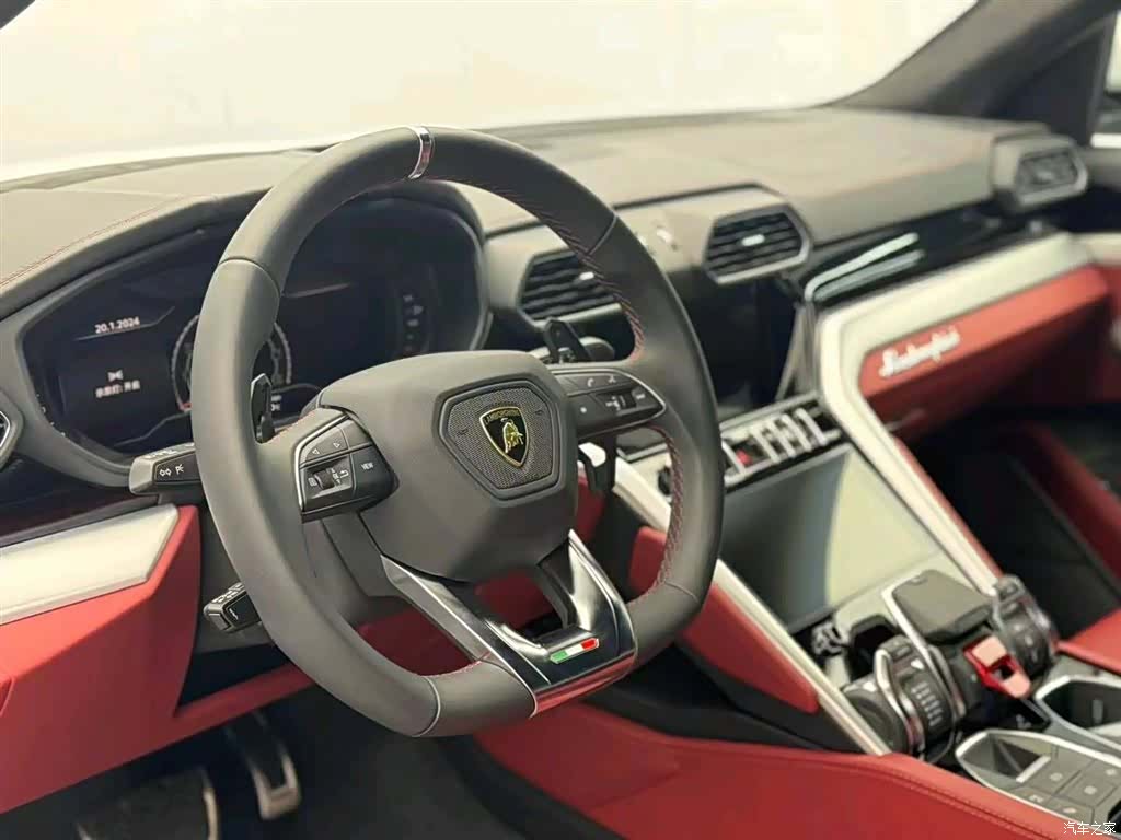 Lamborghini Urus, 2024 все фото
