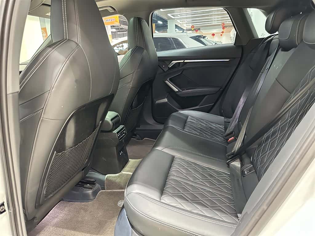 Audi Flying Spur, 2025 10