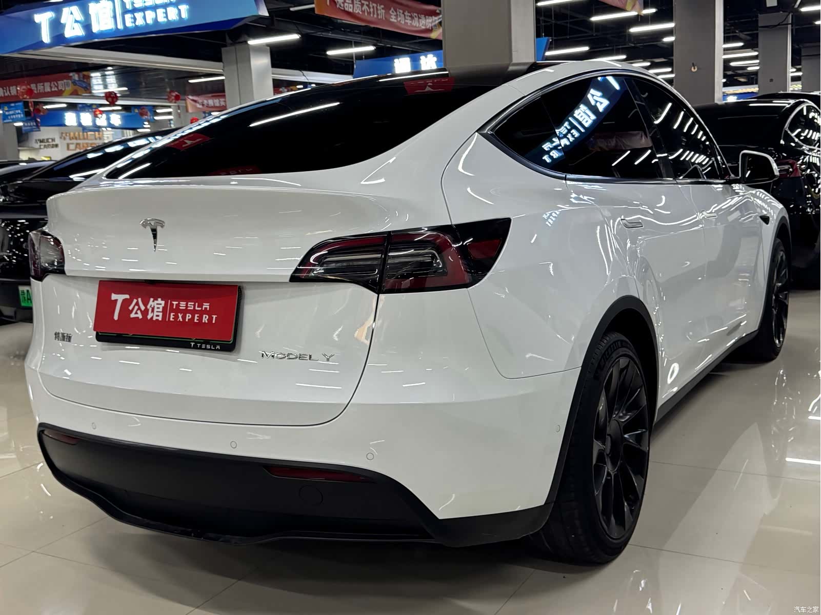 Tesla Model Y, 2023 9