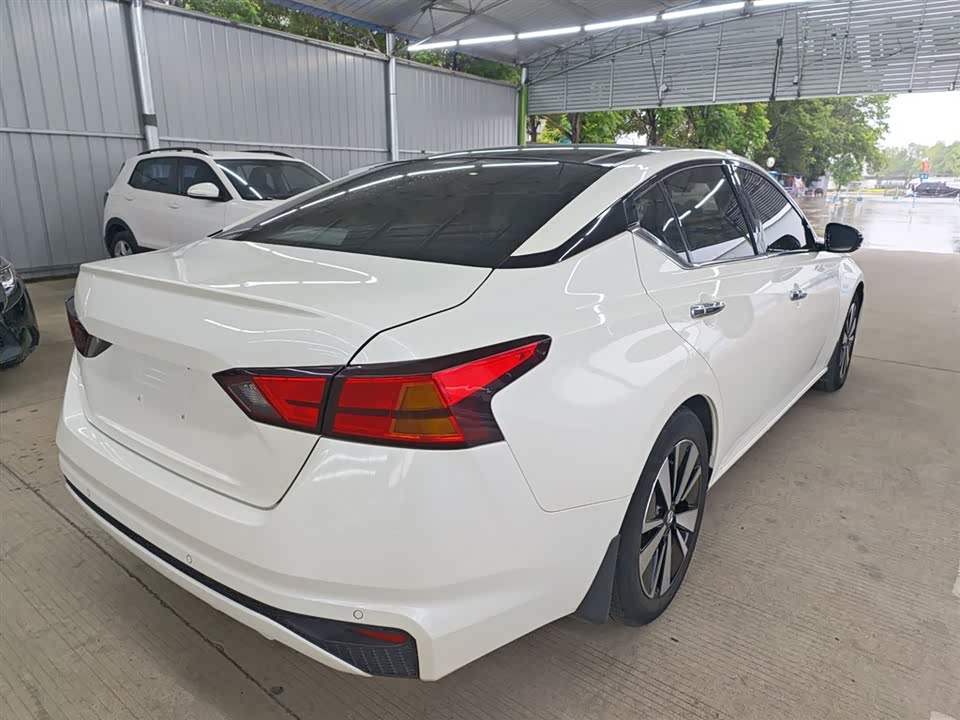 Nissan Teana