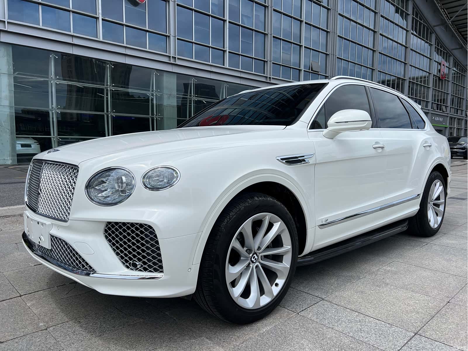 Bentley Bentayga, 2022 2