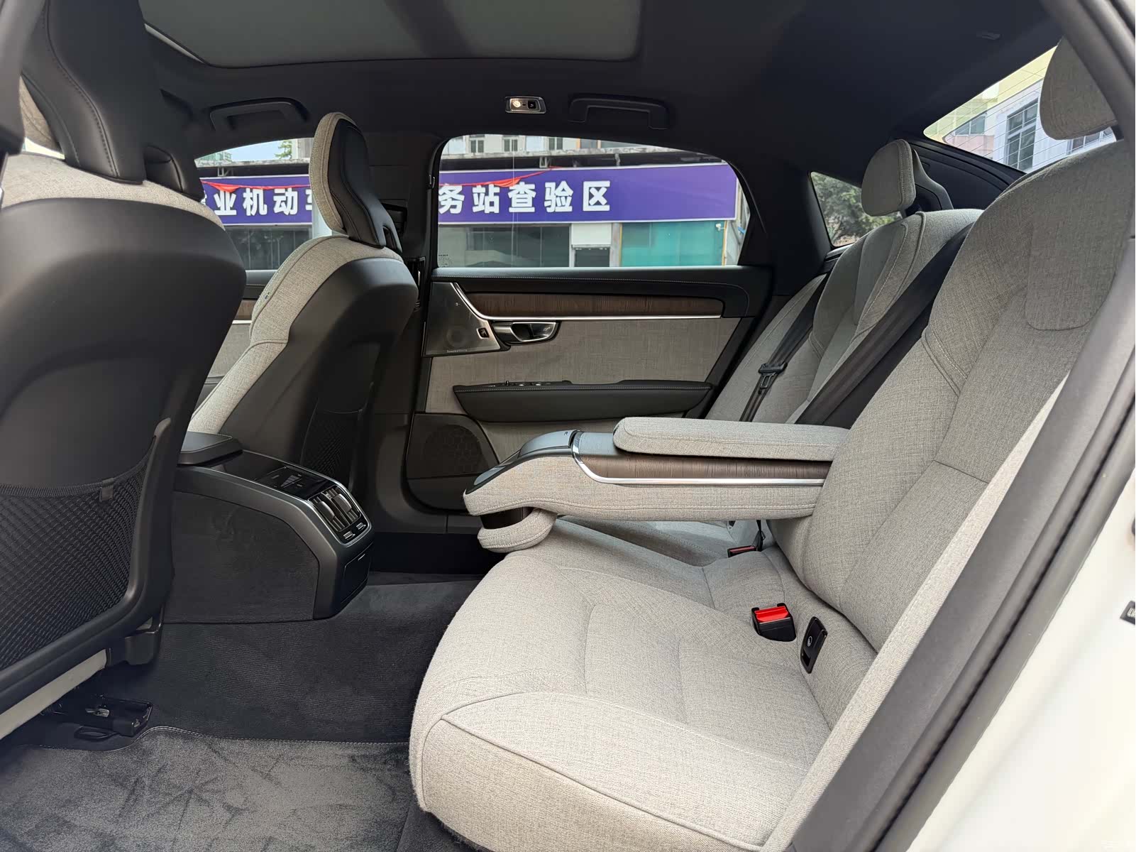 Volvo S90, 2021 все фото