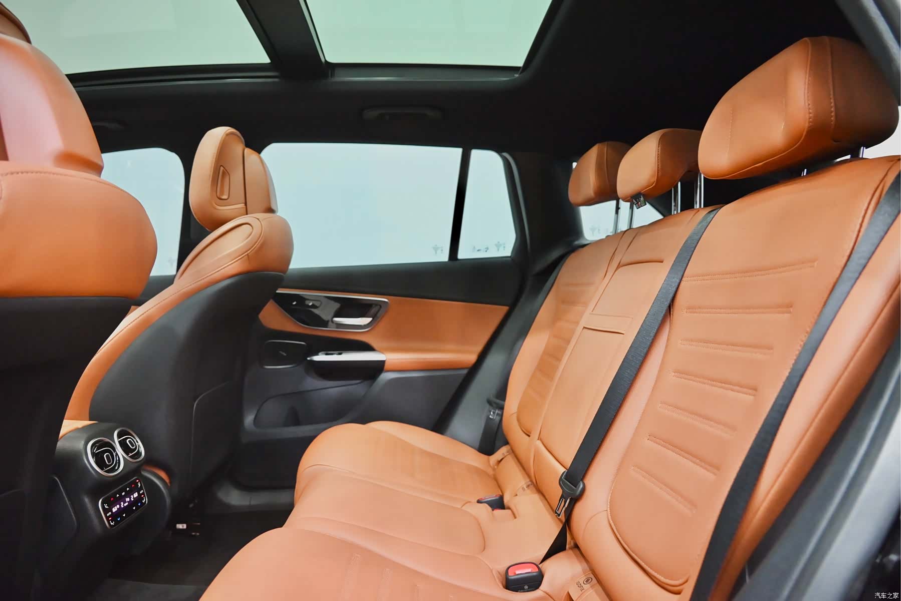Mercedes-Benz GLC, 2024 8