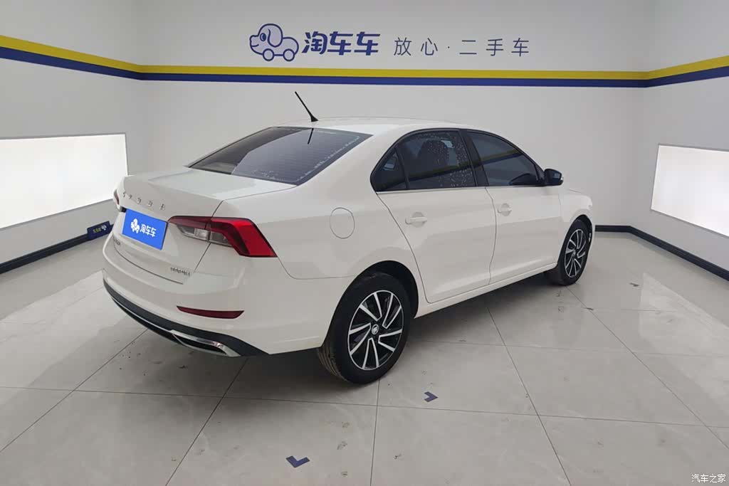 Skoda Rapid, 2021 3