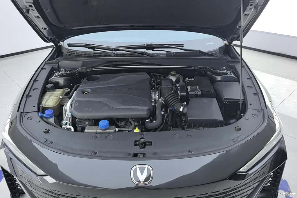 Changan UNI-V, 2022 10