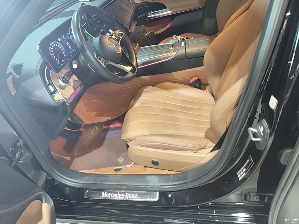 Mercedes-Benz E-Class, 2024 15