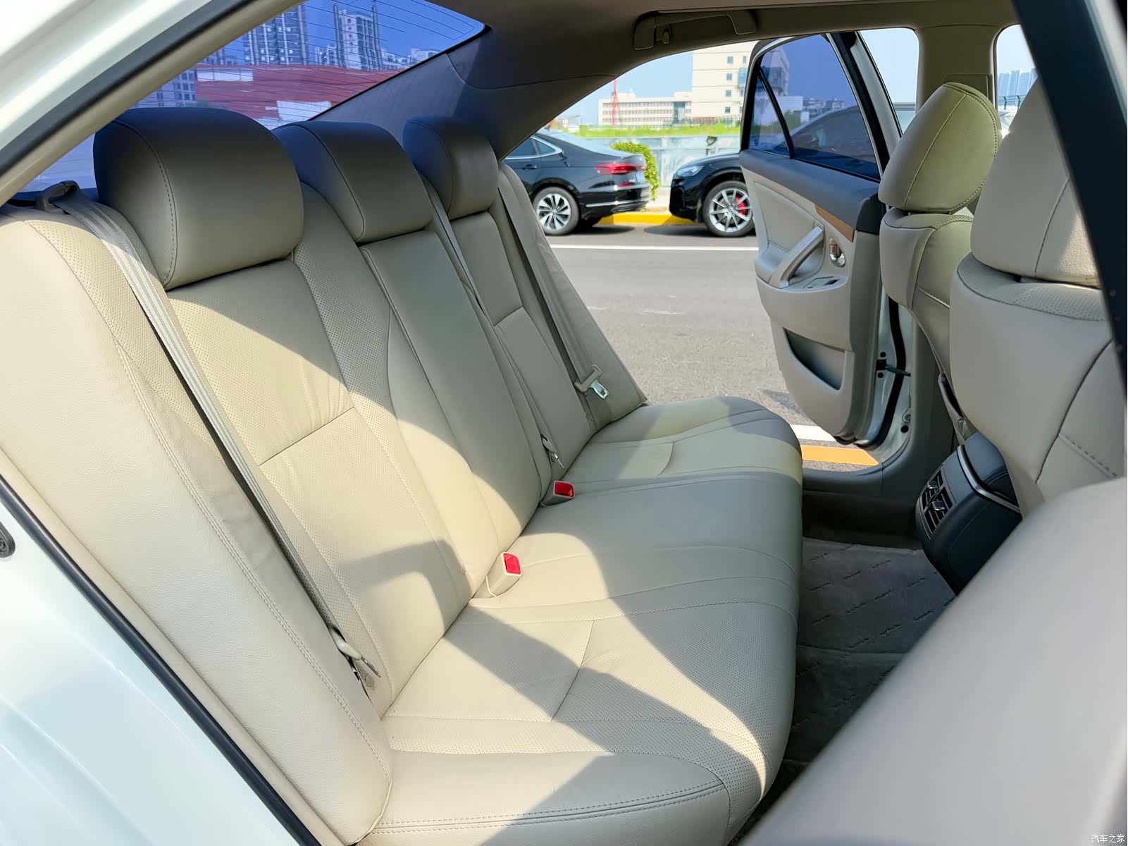 Toyota Camry, 2011 11