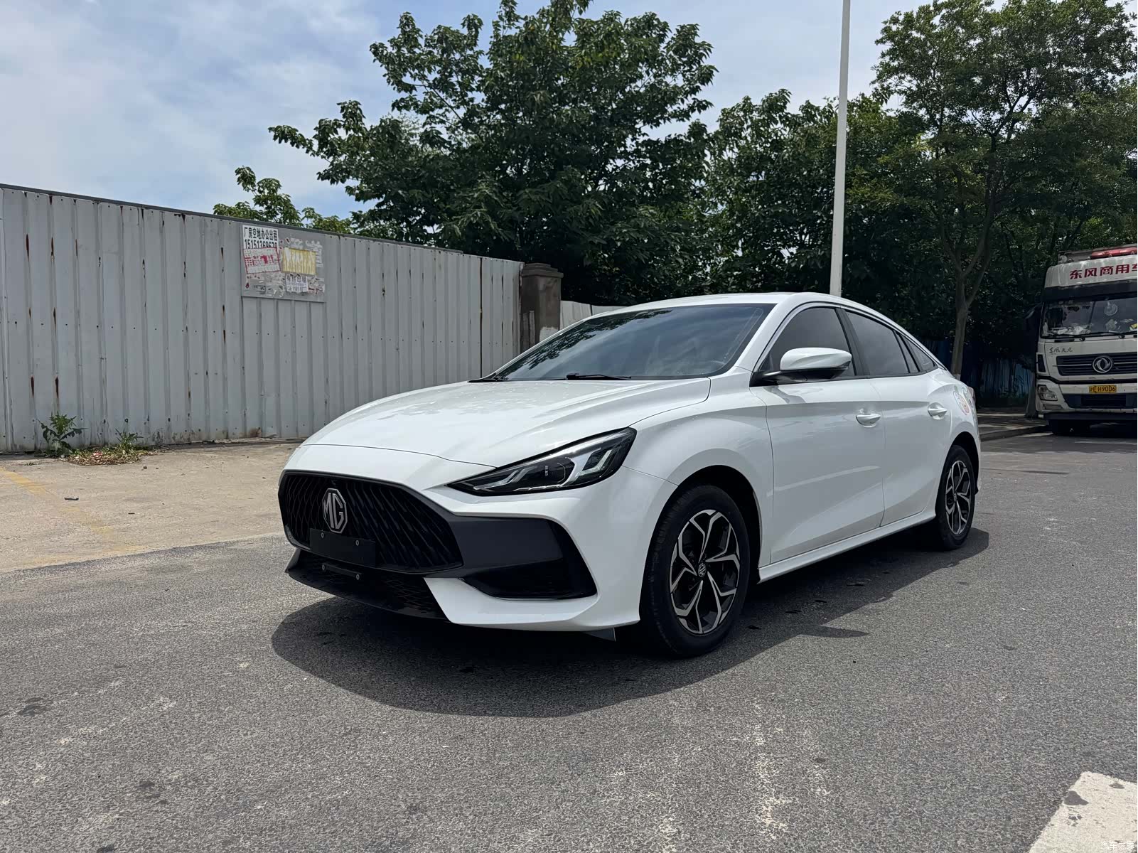 MG MG5