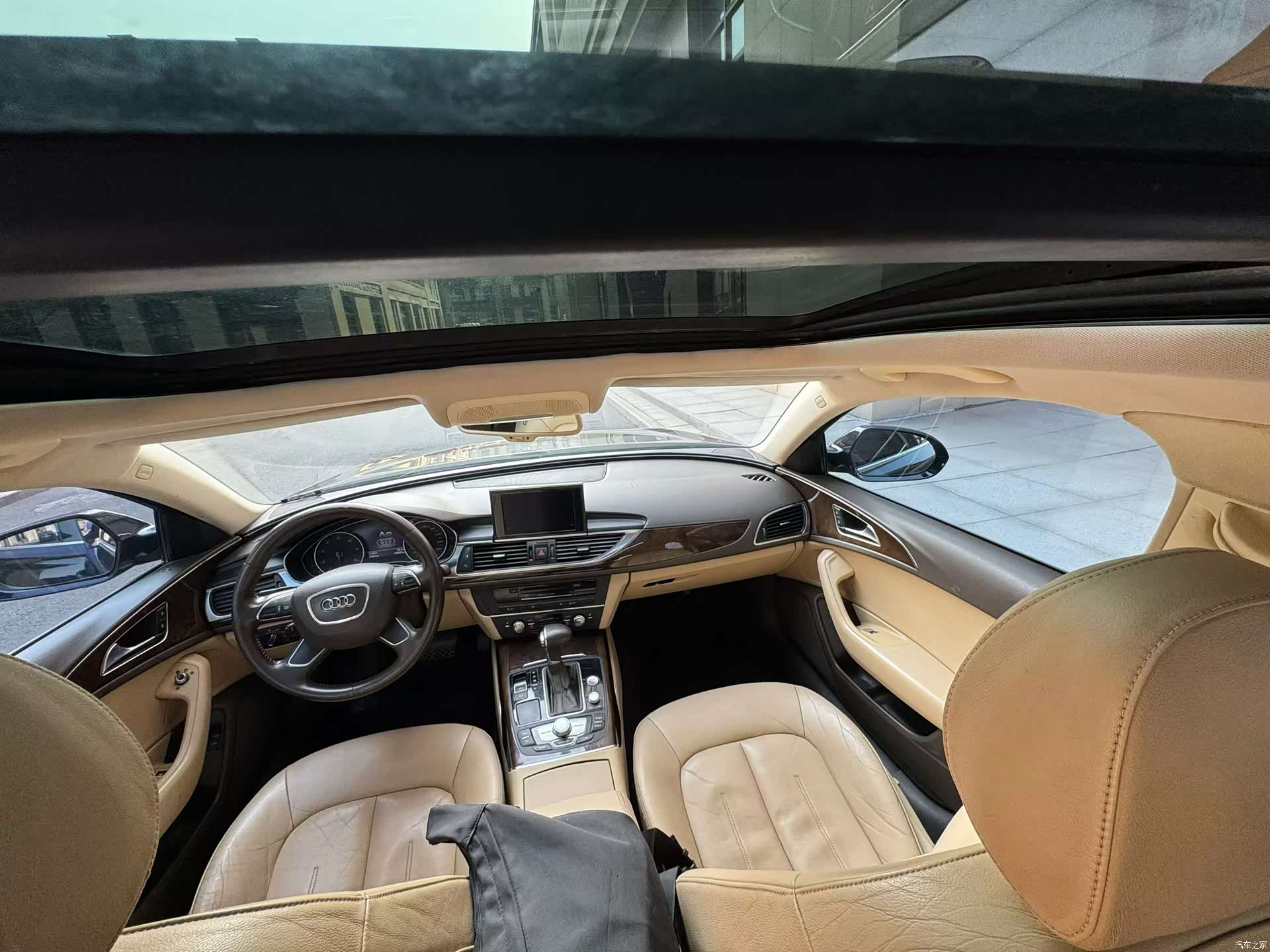 Audi A6L, 2012 4