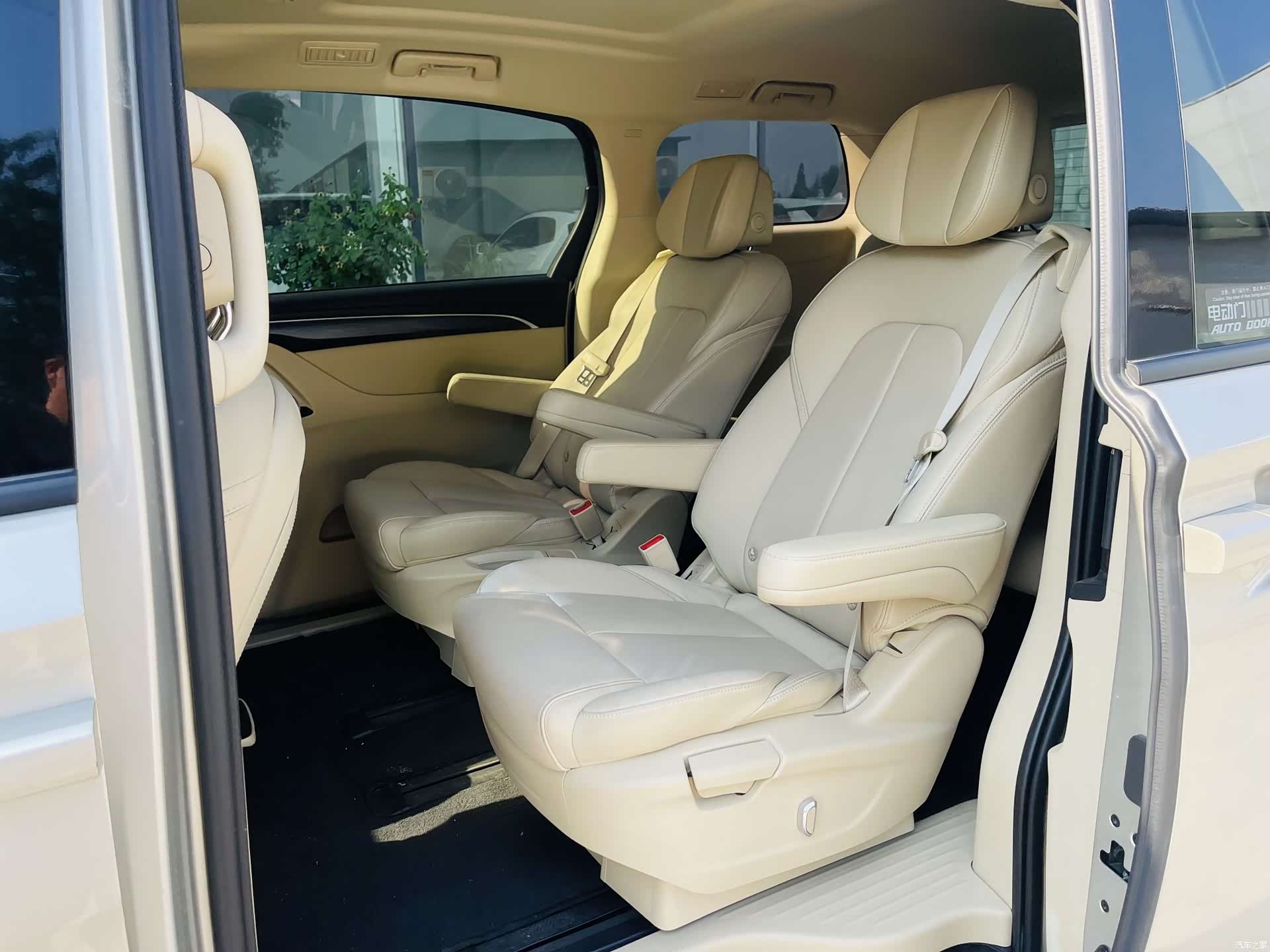 Buick GL8, 2022 8