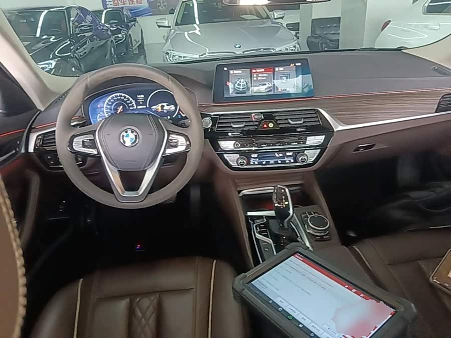 BMW 5 Series New Energy 2019, фото 10