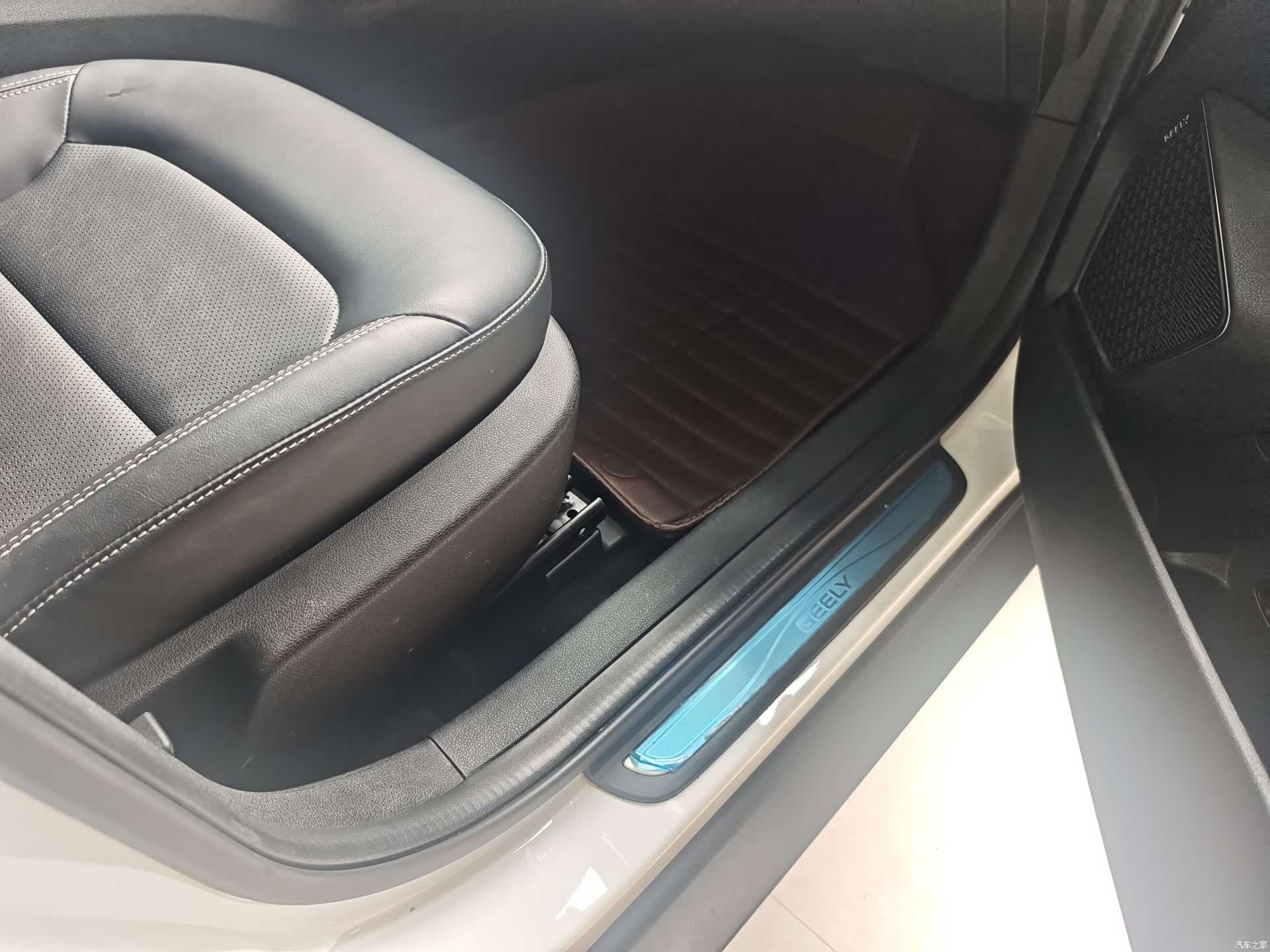 Geely Emgrand, 2017 14