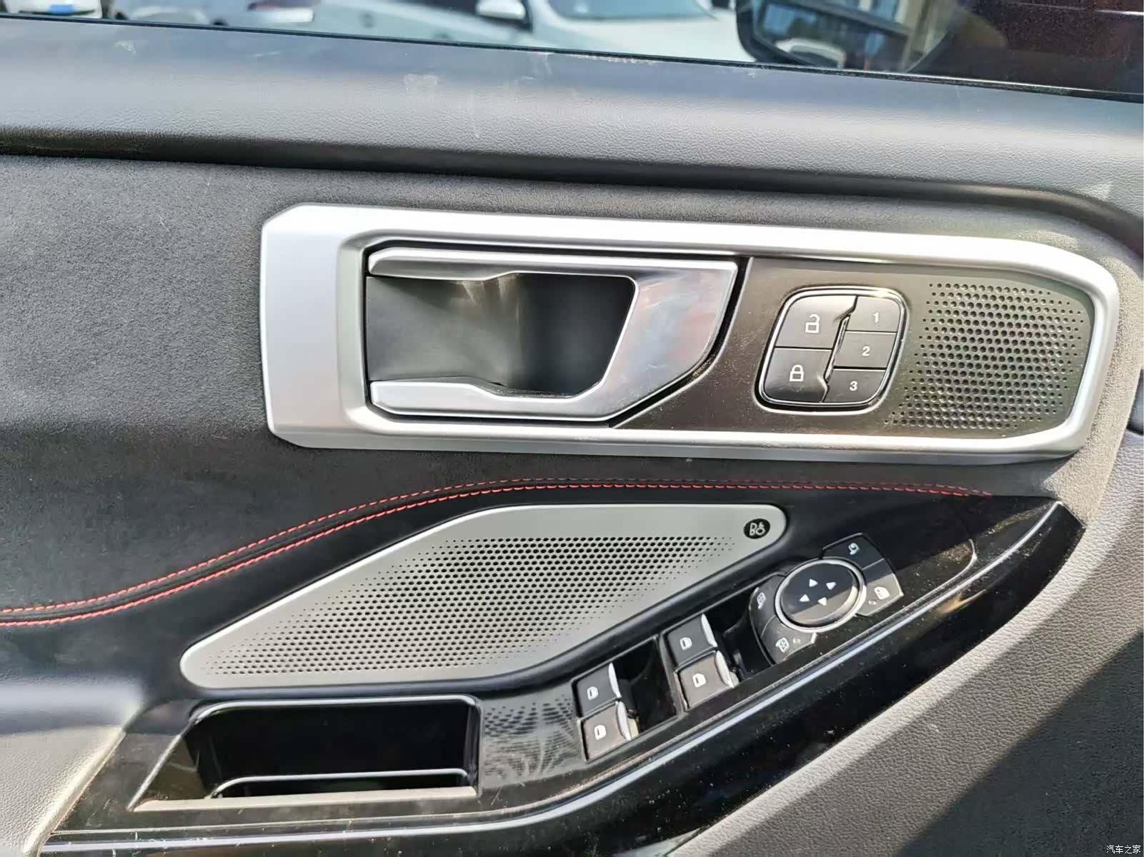 Ford Explorer, 2022 10