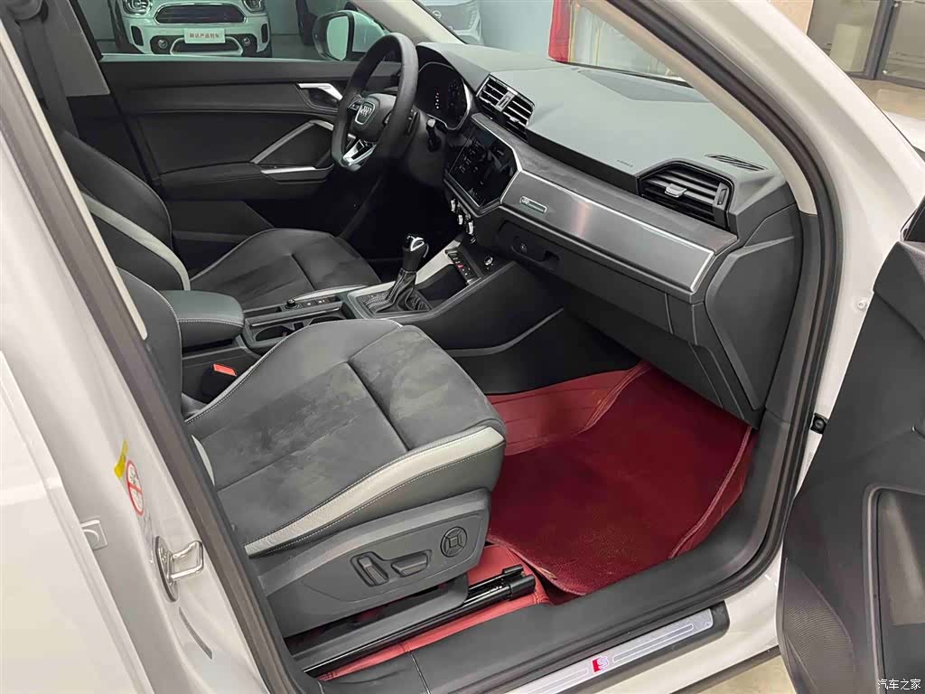 Audi Q3, 2023 11