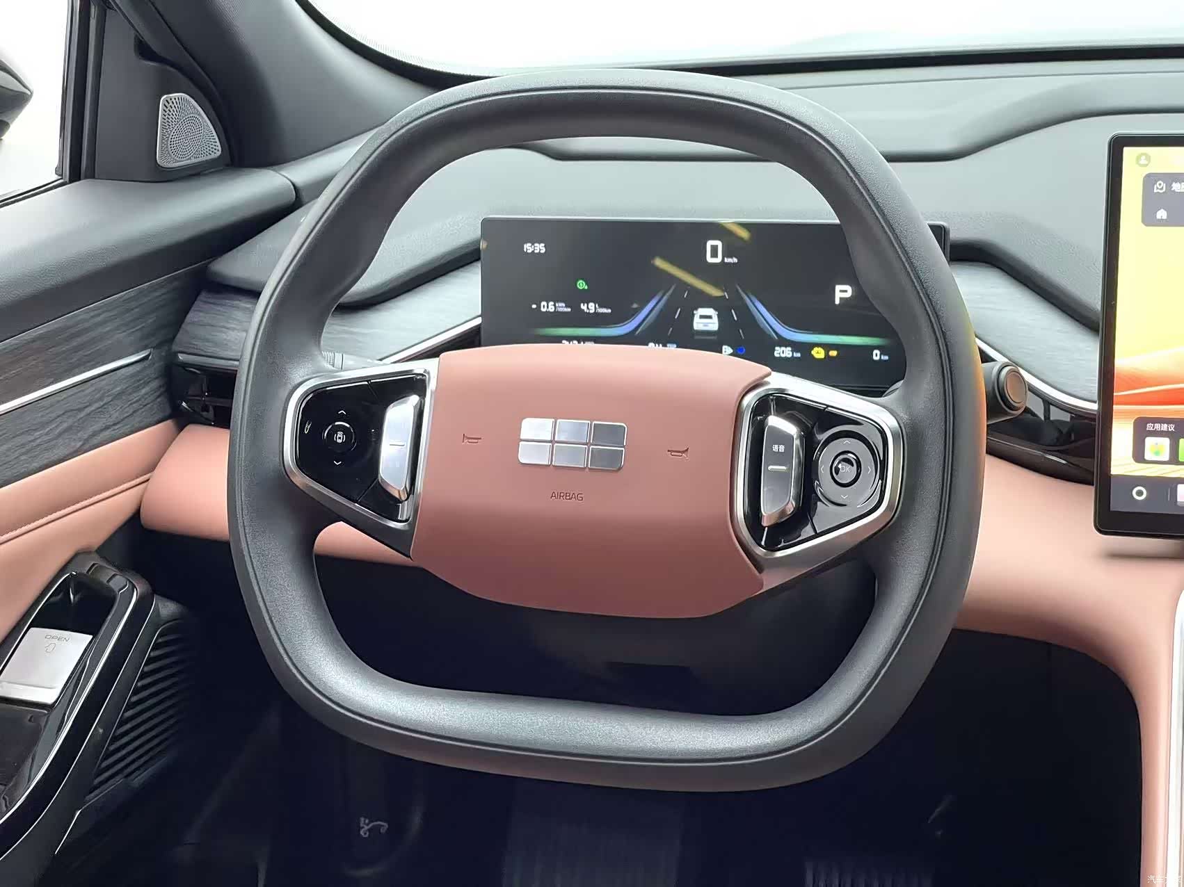 Geely Galaxy L6, 2025 13