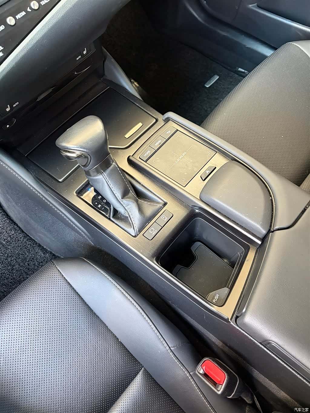 Lexus ES, 2020 14